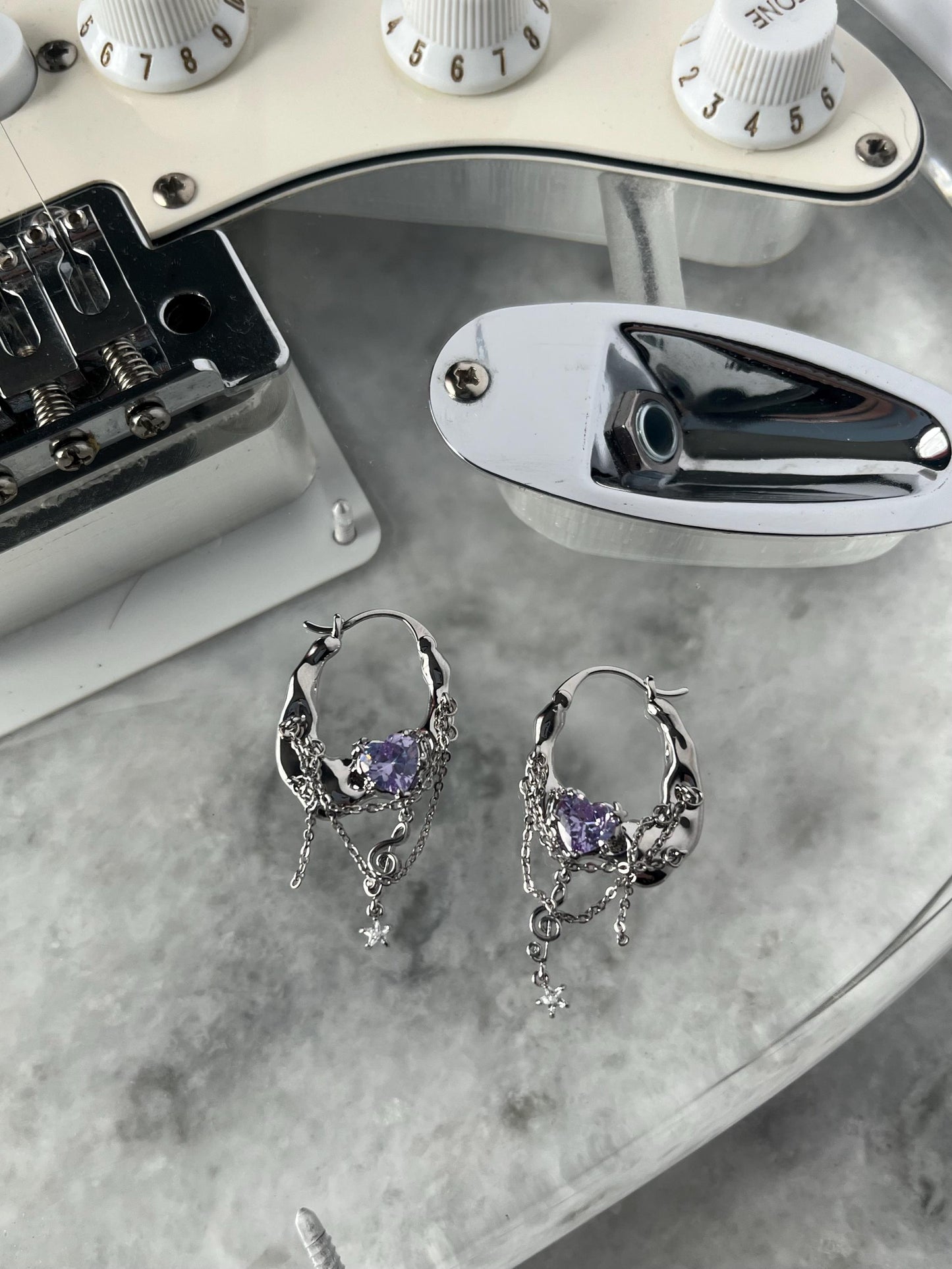 Y2K Grunge Earrings Shoujo Music Note Nana Punk Earrings Goth Hoop Earrings Gyaru Gal Cyber Himekaji Aesthetic Gift for Her Heisei Retro